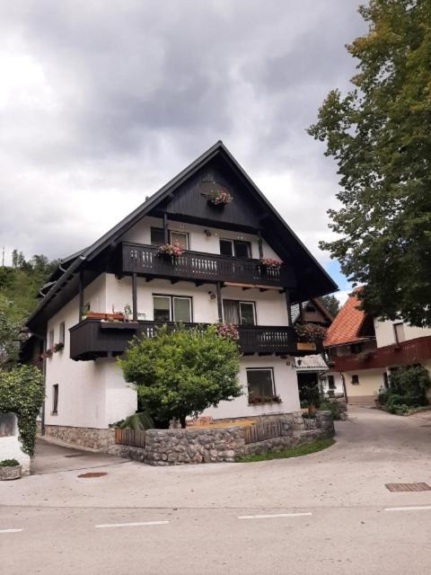 Apartma Kosnik Perunika Bohinj Bagian luar foto